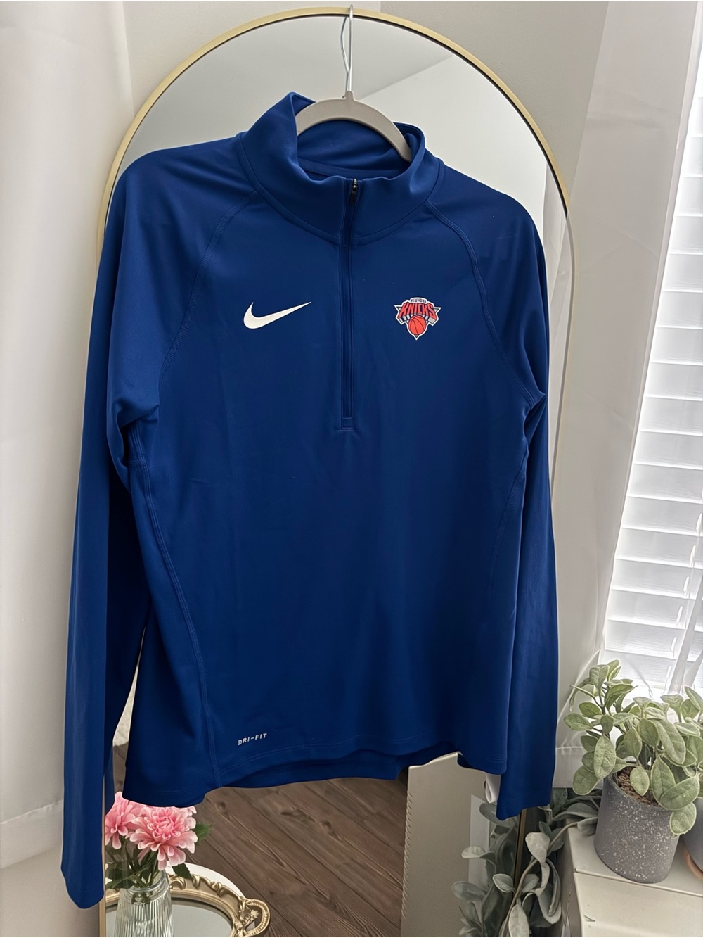 Nike Women’s NBA Knicks 1/4 Zip Dri-Fit Pullover